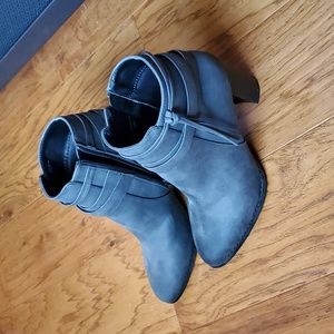High heel boots